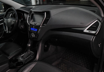 Подержанный автомобиль Hyundai Santa Fe 2012 года (7 фото)