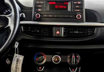Подержанный автомобиль Kia Picanto 2018 года (15 фото)