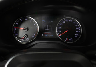 Подержанный автомобиль Toyota RAV4 2020 года (12 фото)