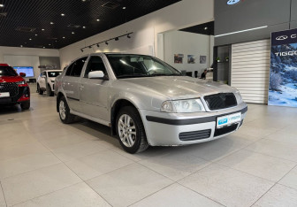 Подержанный автомобиль Skoda Octavia Liftback 2007 года (3 фото)