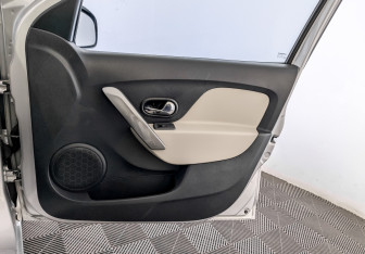 Подержанный автомобиль Renault Logan Sedan 2018 года (24 фото)