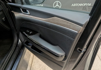 Подержанный автомобиль Kia K5 2020 года (13 фото)