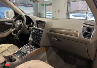 Подержанный автомобиль Audi Q5 2011 года (15 фото)