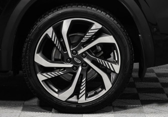 Подержанный автомобиль Geely Monjaro 2022 года (6 фото)