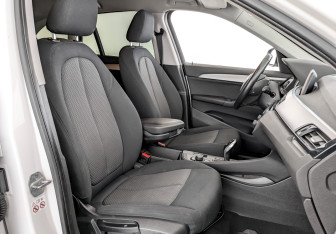 Подержанный автомобиль BMW X1 2019 года (23 фото)