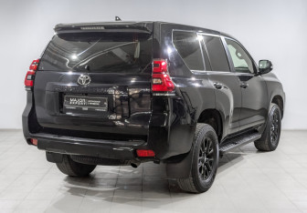 Подержанный автомобиль Toyota Land Cruiser Prado 2019 года (5 фото)