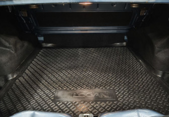 Подержанный автомобиль Renault Logan Sedan 2014 года (13 фото)