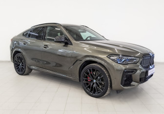 Подержанный автомобиль BMW X6 2022 года (3 фото)