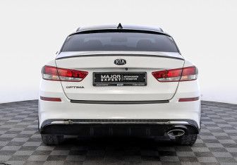 Подержанный автомобиль Kia Optima Sedan 2019 года (6 фото)