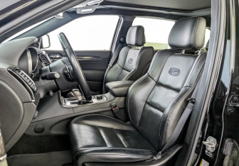 Подержанный автомобиль Jeep Grand Cherokee 2021 года (20 фото)