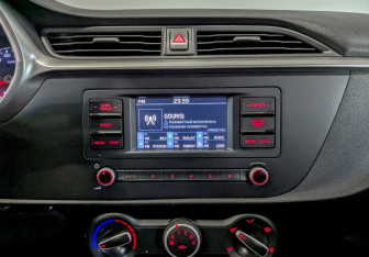 Подержанный автомобиль Kia Rio Hatchback 2021 года (15 фото)