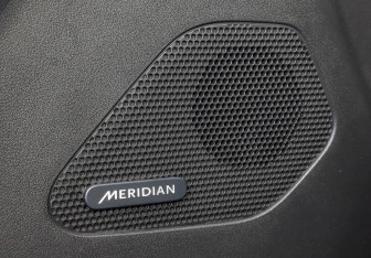 Подержанный автомобиль Jaguar F-Pace 2020 года (27 фото)