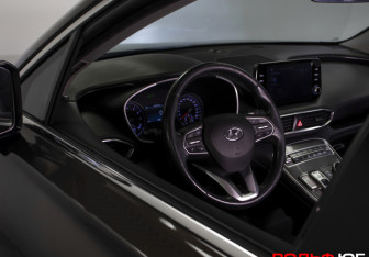 Подержанный автомобиль Hyundai Santa Fe 2021 года (16 фото)