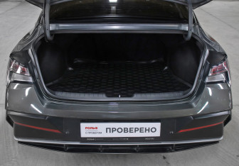 Подержанный автомобиль Hyundai Elantra Sedan 2024 года (10 фото)