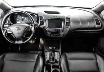 Подержанный автомобиль Kia Cerato Sedan 2018 года (6 фото)