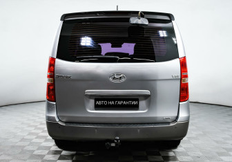 Подержанный автомобиль Hyundai Grand Starex 2016 года (4 фото)