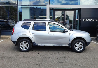 Подержанный автомобиль Renault Duster 2012 года (4 фото)