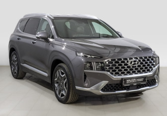 Подержанный автомобиль Hyundai Santa Fe 2022 года (3 фото)