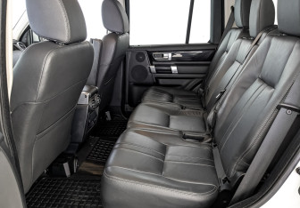Подержанный автомобиль Land Rover Discovery 2015 года (18 фото)