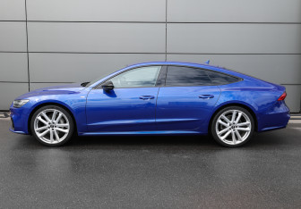 Подержанный автомобиль Audi A7 2021 года (7 фото)