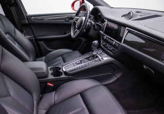 Подержанный автомобиль Porsche Macan 2021 года (9 фото)