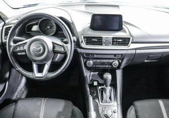 Подержанный автомобиль Mazda 3 Sedan 2016 года (8 фото)