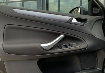 Подержанный автомобиль Ford Mondeo Sedan 2012 года (11 фото)