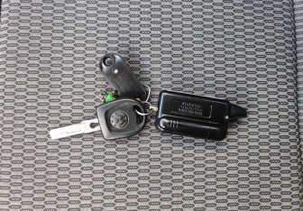 Подержанный автомобиль Volkswagen Polo Sedan 2010 года (14 фото)