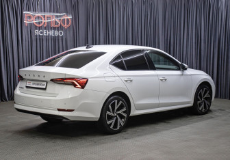 Подержанный автомобиль Skoda Octavia Liftback 2020 года (5 фото)