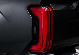 Подержанный автомобиль Toyota Tundra 2023 года (16 фото)