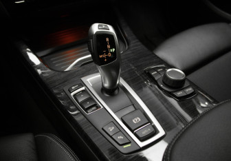 Подержанный автомобиль BMW X4 2015 года (21 фото)