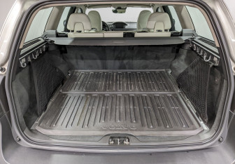 Подержанный автомобиль Volvo XC70 2014 года (10 фото)