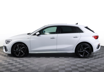 Подержанный автомобиль Audi A3 Hatchback 2021 года (8 фото)
