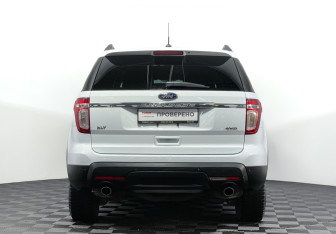 Подержанный автомобиль Ford Explorer 2013 года (6 фото)