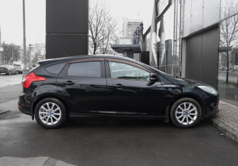 Подержанный автомобиль Ford Focus Hatchback 2011 года (4 фото)