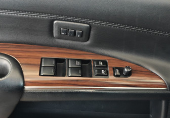 Подержанный автомобиль Nissan Teana 2010 года (17 фото)