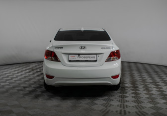 Подержанный автомобиль Hyundai Solaris Sedan 2011 года (6 фото)