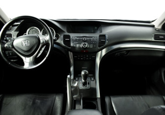 Подержанный автомобиль Honda Accord Sedan 2012 года (7 фото)