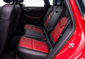 Подержанный автомобиль Porsche Macan 2023 года (11 фото)