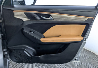 Подержанный автомобиль Haval Jolion 2022 года (24 фото)