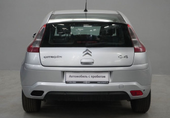 Подержанный автомобиль Citroen C4 Hatchback 2008 года (6 фото)