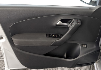 Подержанный автомобиль Volkswagen Polo Sedan 2019 года (19 фото)