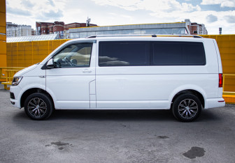 Подержанный автомобиль Volkswagen Caravelle 2018 года (7 фото)