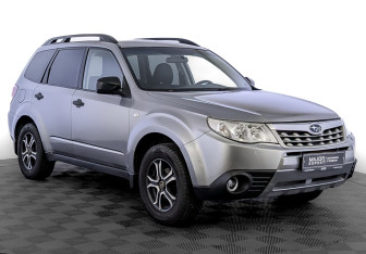 Подержанный автомобиль Subaru Forester Suv 2011 года (3 фото)