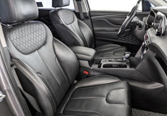 Подержанный автомобиль Hyundai Santa Fe 2019 года (24 фото)