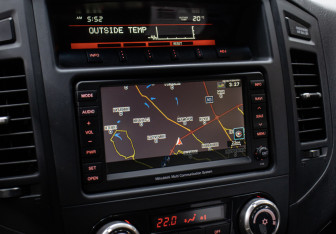 Подержанный автомобиль Mitsubishi Pajero 2012 года (18 фото)