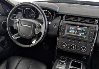 Подержанный автомобиль Land Rover Discovery 2017 года (30 фото)