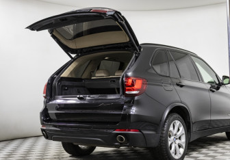 Подержанный автомобиль BMW X5 2014 года (17 фото)