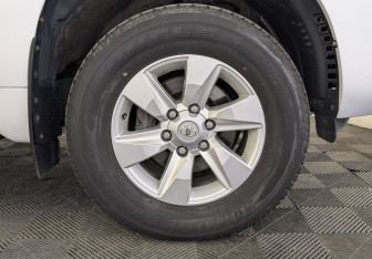 Подержанный автомобиль Toyota Land Cruiser Prado 2021 года (12 фото)