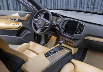 Подержанный автомобиль Volvo XC90 2017 года (11 фото)